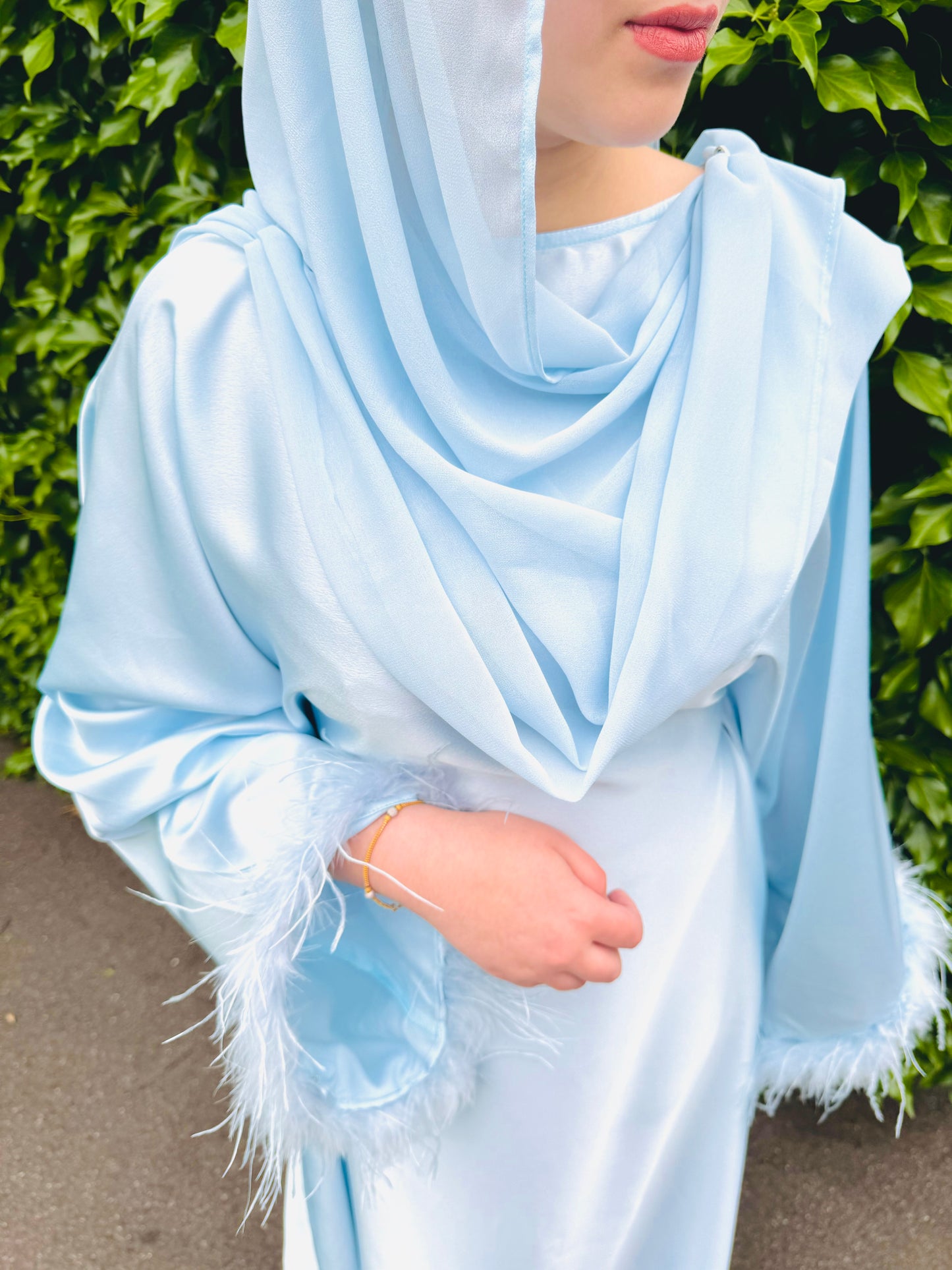 ZOHA PASTEL FEATHER ABAYA